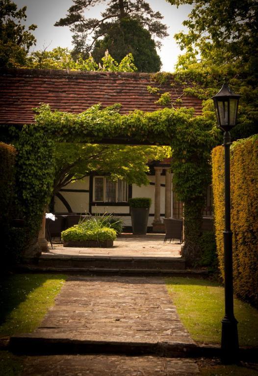 Ghyll Manor Country Hotel Horsham Exterior photo